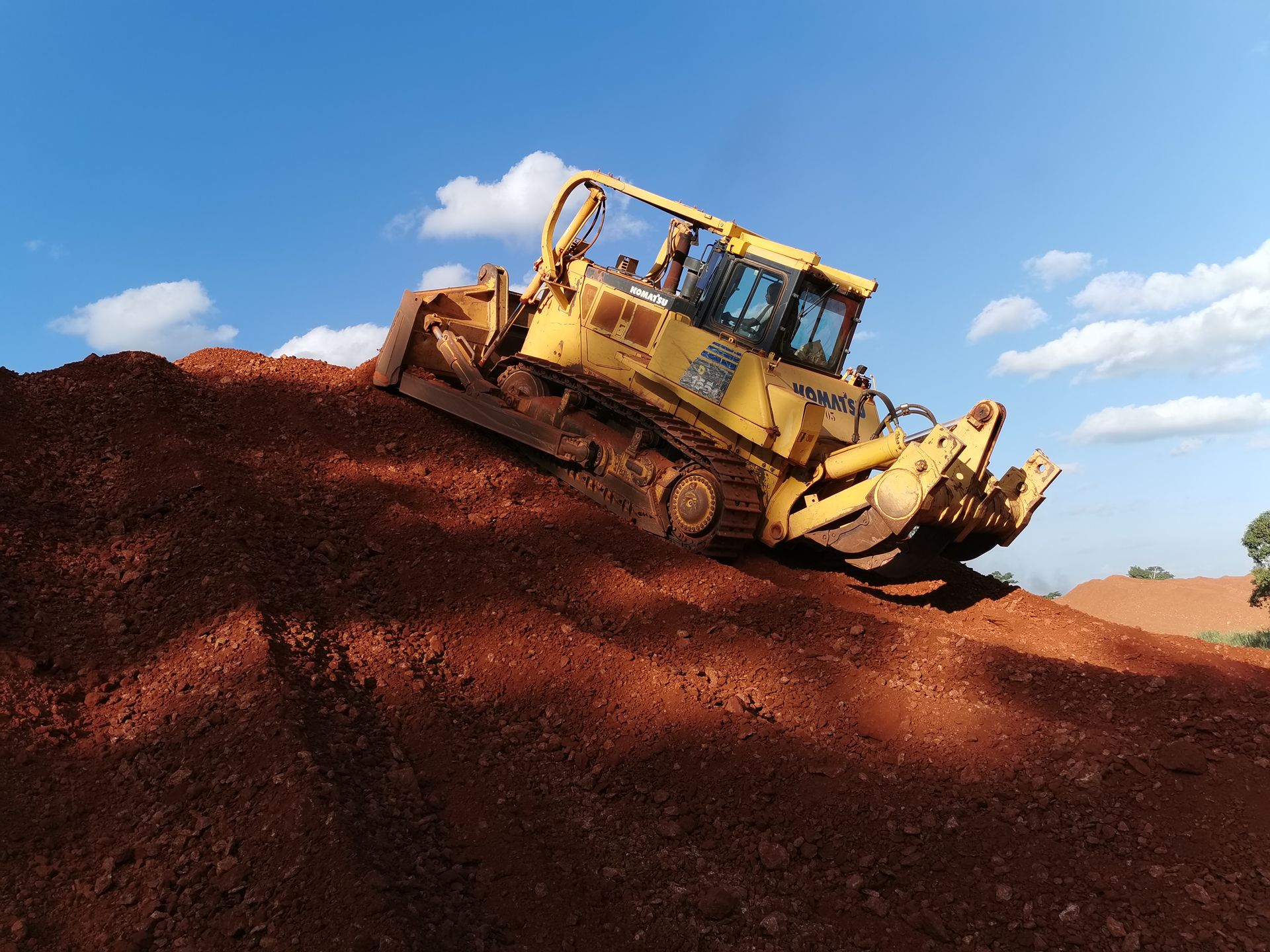 Bulldozer IVEQI sur chantier