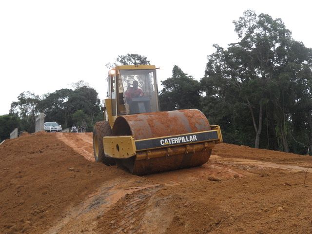 Compacteur Caterpillar IVEQI